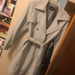 This amazing jacket/raincoat